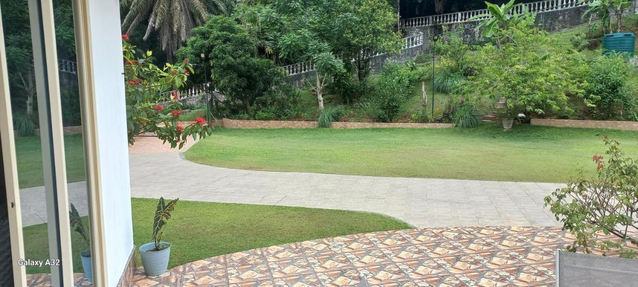 Loversnest Self Catering Anse aux Pins エクステリア 写真